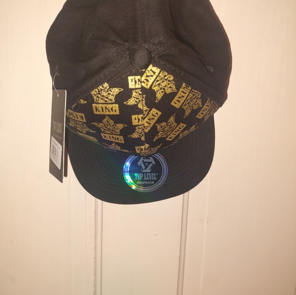 Hat - Picture 5 of 5